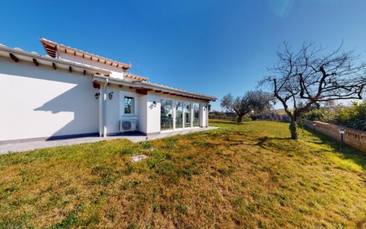 Formello, wonderful large single villa ref: big