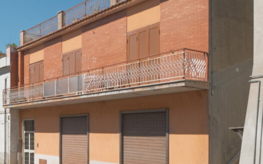 Cesano – Characteristic Apartment with Terrace