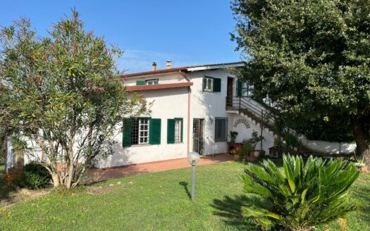 Formello, Appartamento con giardino di 2500 mq – rif: SBAPT