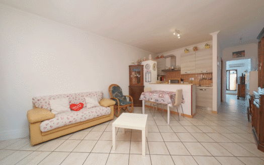Formello, Central Apartment with Terrace – Ref: BAR.MA