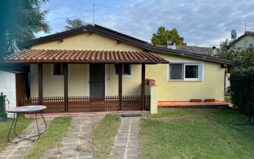Independent Dependance with Garden – REF: FOS