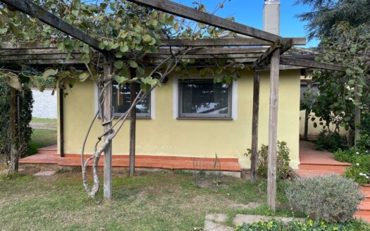 Independent Dependance with Garden – REF: FOS